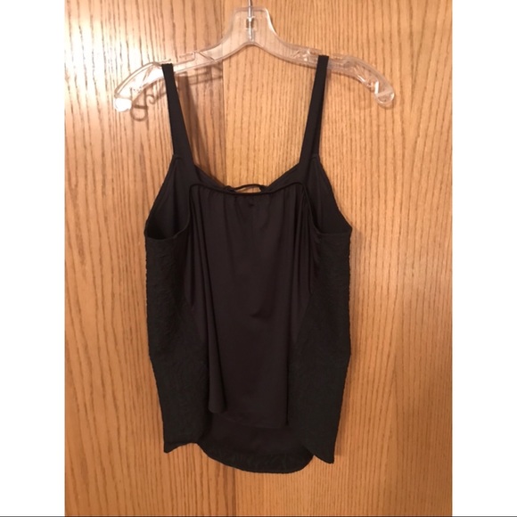 Black Lace-up Tank Top - Picture 4 of 4